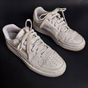 Puma  Boys White  Sneakers  SIZE 5.5